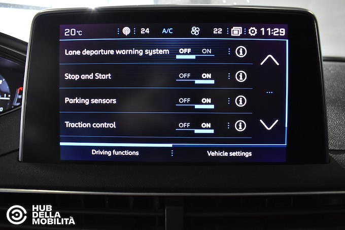 PEUGEOT 3008 BlueHDi 130 S&S EAT8 Business